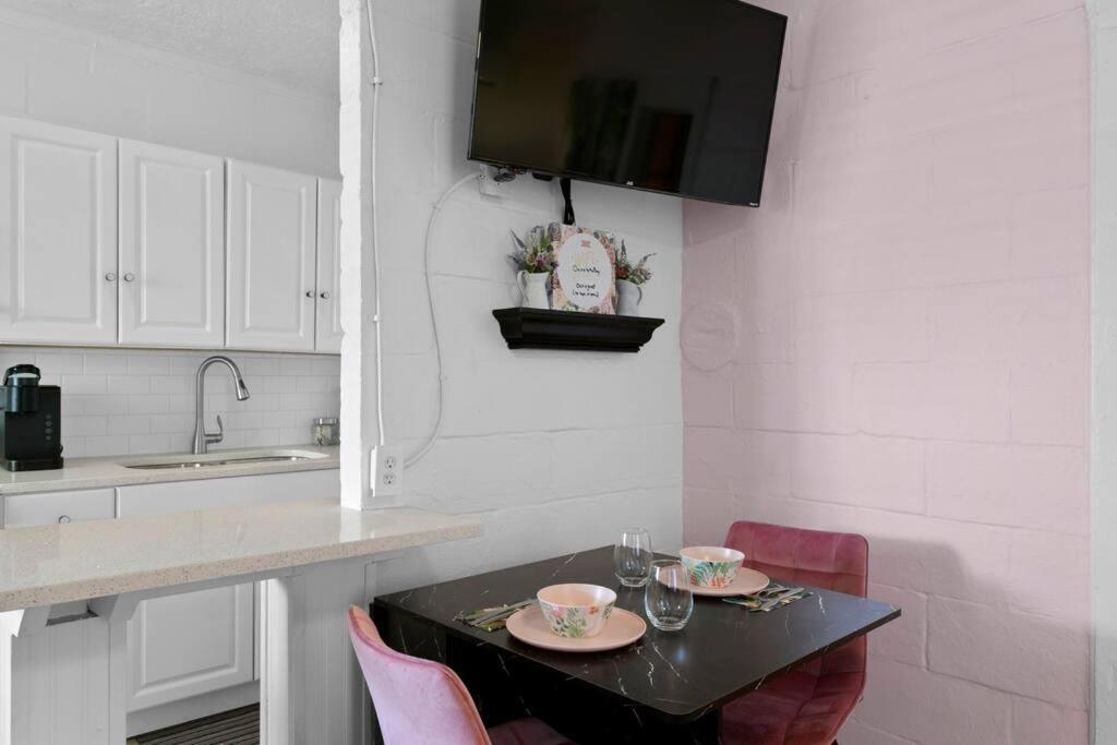 The Pink Oasis Waterfront 1 Bed Apt Διαμέρισμα Τάμπα Εξωτερικό φωτογραφία