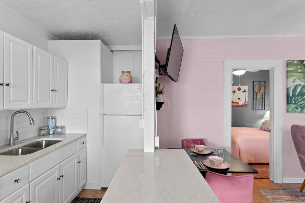 The Pink Oasis Waterfront 1 Bed Apt Διαμέρισμα Τάμπα Εξωτερικό φωτογραφία